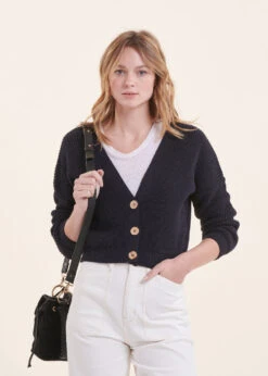 Gilet Bleu Marine Court Ajusté En Côtes Perlées