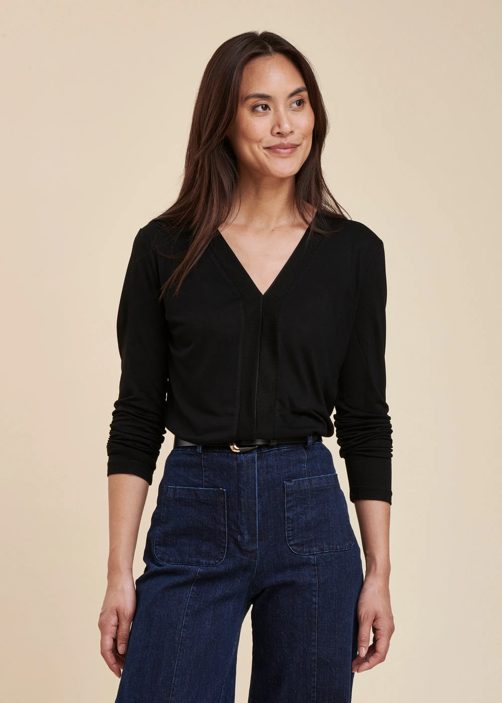 T-shirt Noir Ample Encolure V 4 T-shirt Noir Ample Encolure V – Image 2