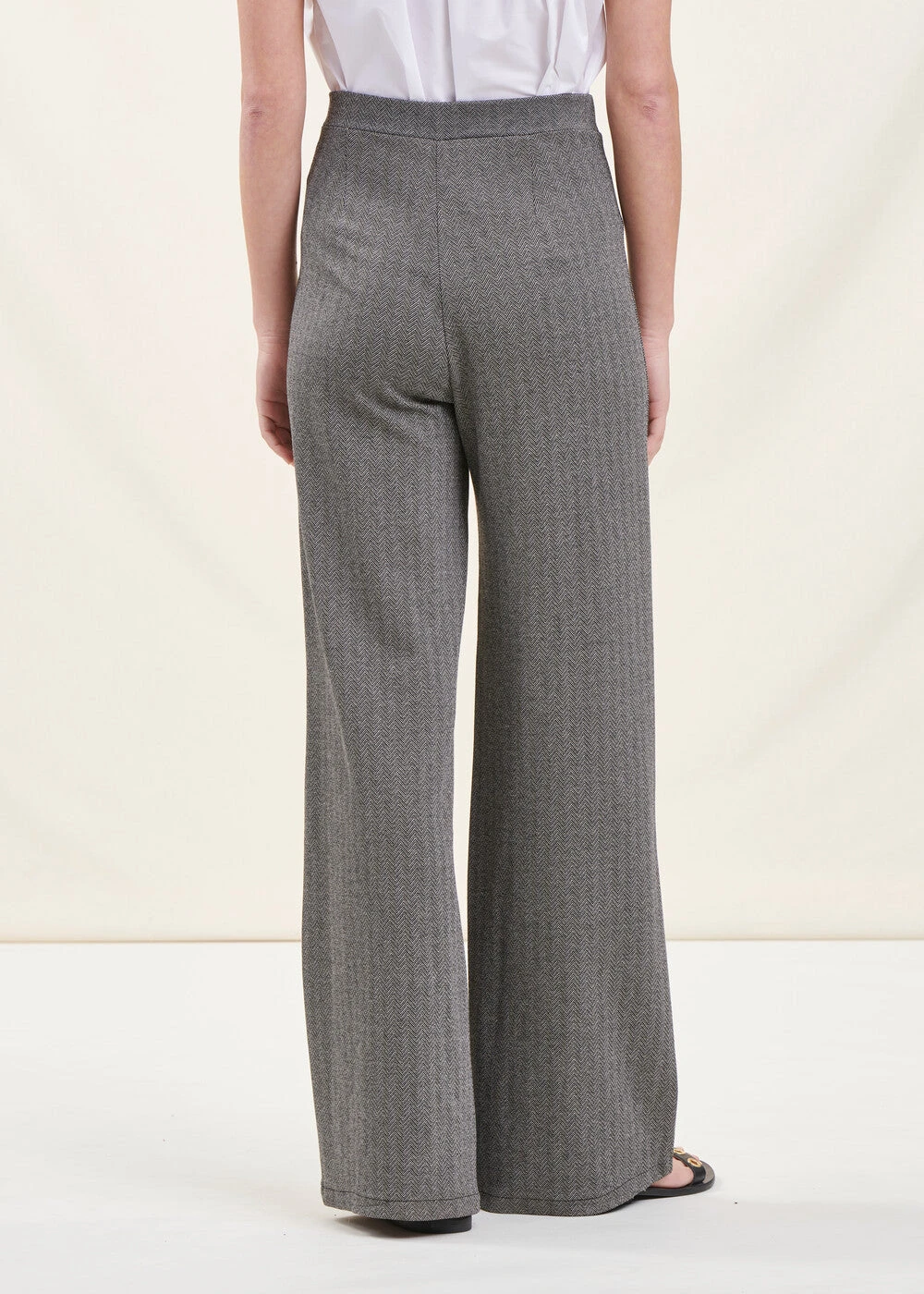 Pantalon Droit Motif Chevrons Gris Foncé 5 Pantalon Droit Motif Chevrons Gris Foncé – Image 3