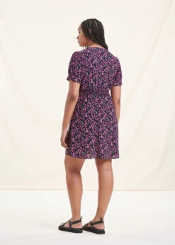 Robe Courte Noire Cintrée à Fleurs Manches Courtes 10 Robe Courte Noire Cintrée à Fleurs Manches Courtes -Vêtements Soldes Magasin FH RO SREOLA F 700 b