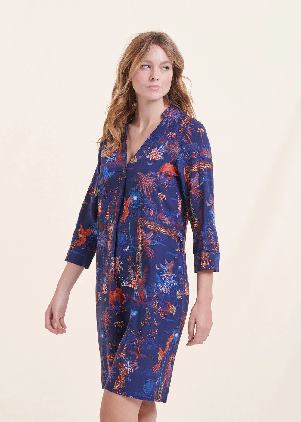 Robe Courte Bleue Manches 3/4 à Imprimé 4 Robe Courte Bleue Manches 3/4 à Imprimé – Image 2