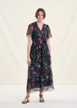Robe Longue Bohême Noire En Voile Fleuri Manches Courtes