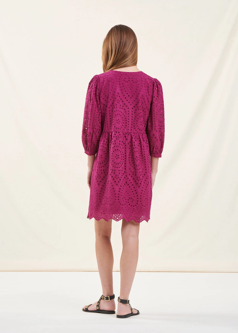 Robe Courte En Coton Violette Broderie Anglaise 5 Robe Courte En Coton Violette Broderie Anglaise – Image 3
