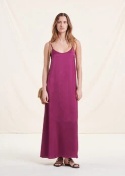 Robe Longue Fluide En Satin Violette à Bretelles