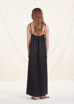Robe Longue Fluide Noire En Satin à Bretelles -Vêtements Soldes Magasin FH RO VIROMA R 700 b
