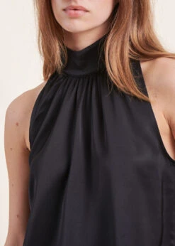 Top Noir En Satin Sans Manches Col Montant 12 Top Noir En Satin Sans Manches Col Montant -Vêtements Soldes Magasin FH TO VLUMA R 700 6