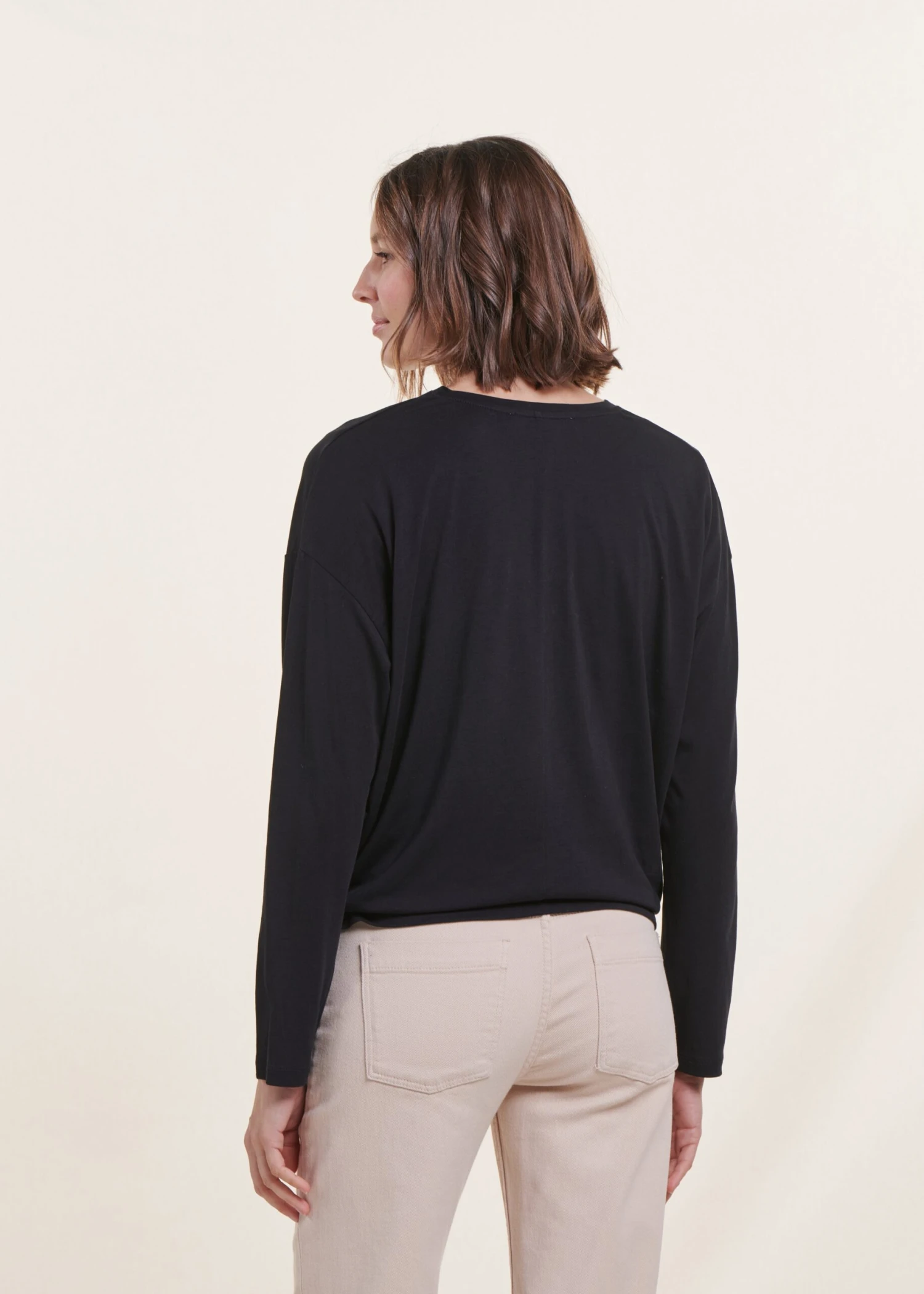 T-shirt Blousant Noir En Lyocell Manches Longues 5 T-shirt Blousant Noir En Lyocell Manches Longues – Image 3